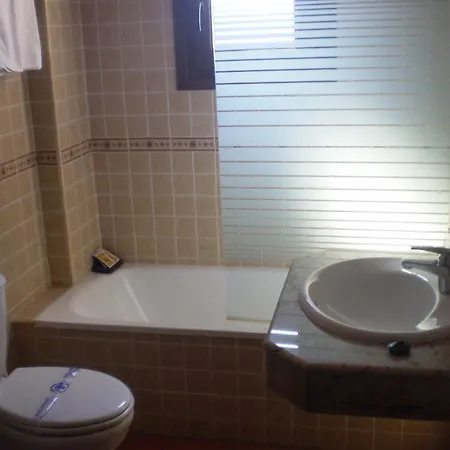 Hotel Balcon De Montes Colmenar